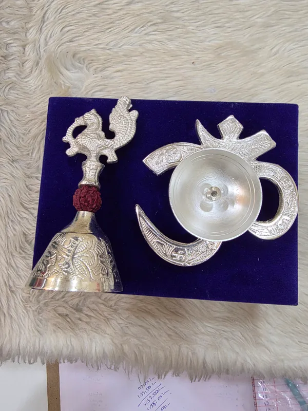 Metal_Traditional_Embossed_Bell_And_Diya_Set