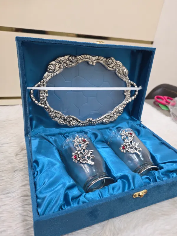 Metal_Floral_Serving_Tray_Set_With_Two_Glasses