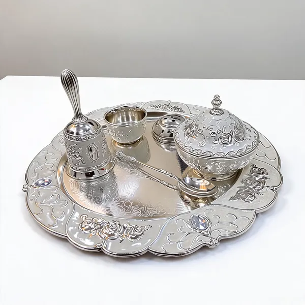 Metal_Traditional_Floral_Scalloped_Pooja_Thali_Set_Of_6