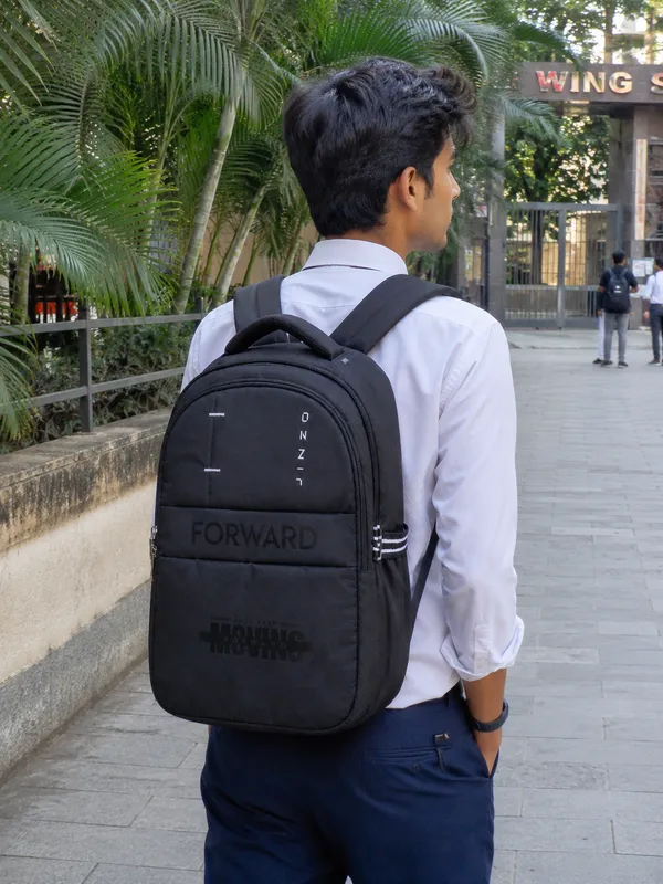 Black_Pu_Fabric_25L_Water_Resistant_Backpack_For_Unisex