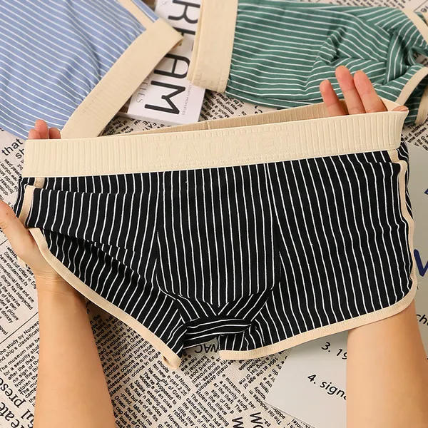 Black_Cotton_Striped_Boxer_Shorts_For_Men