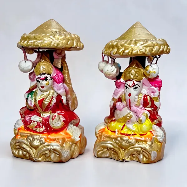 Multicolor_Clay_Lakshmi_Ganesh_Idol_Set_For_Puja_(Pack_of__2_)