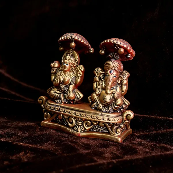 Multicolor_Clay_Ganesh_Lakshmi_Idol_For_Puja