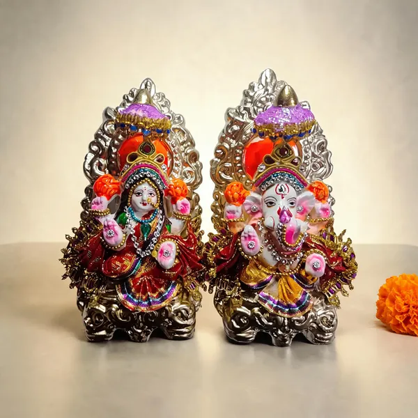Multicolor_Clay_Lakshmi_Ganesh_Idol_Set_For_Puja