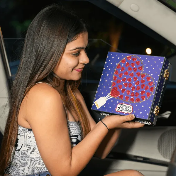 Gorgeous_Album_For_Birthday_Anniversary_Other_30_Photos