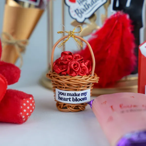 Premium_Metallic_Cage_Love_Hamper_Birthday
