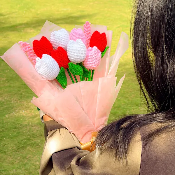 Beautiful_Crochet_Flowers_Tulip_Bouquet_Set_Of_4_Tulips