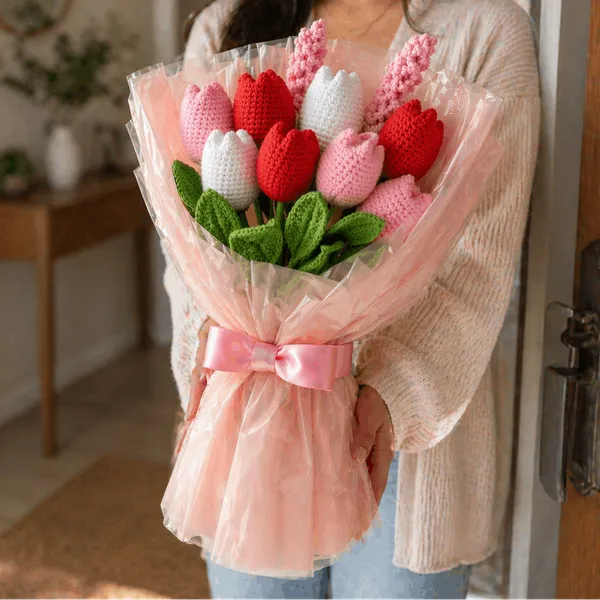 Beautiful_Crochet_Flowers_Tulip_Bouquet_Set_Of_4_Tulips