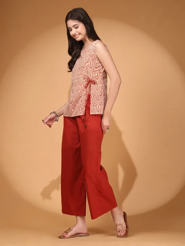 Elegant_Red_Palazzo_Co_Ord_Set_With_Printed_Sleeveless_Top_Side_Bow_Tie_Up_Indo_Western_Statement_Outfit_For_Women