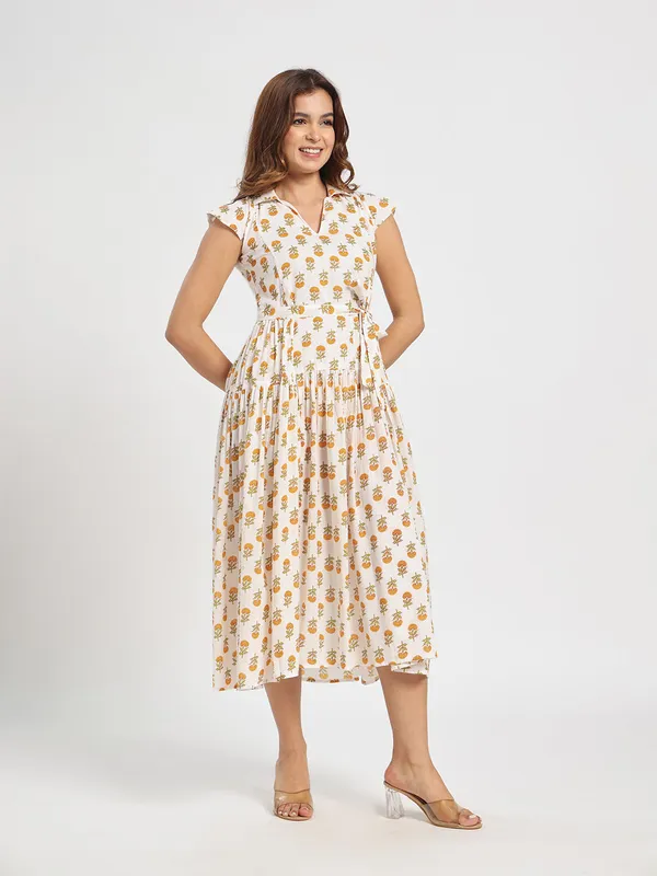 Klawesh_White_Floral_Printed_Cotton_Midi_Dress_For_Women