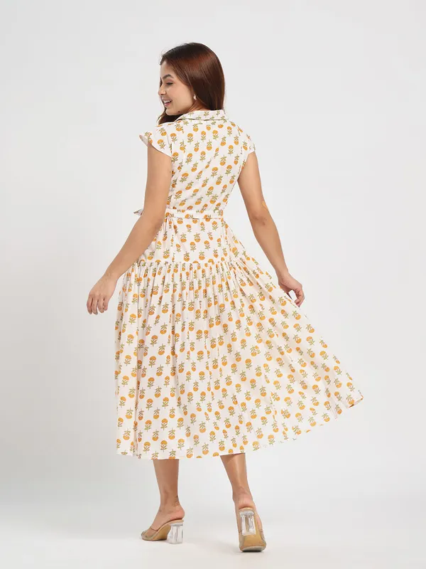 Klawesh_White_Floral_Printed_Cotton_Midi_Dress_For_Women