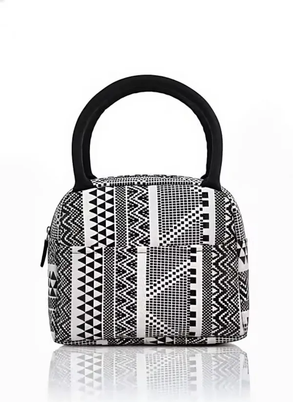 Black_White_Polyester_Geometric_Print_Cosmetic_Pouch_For_Women