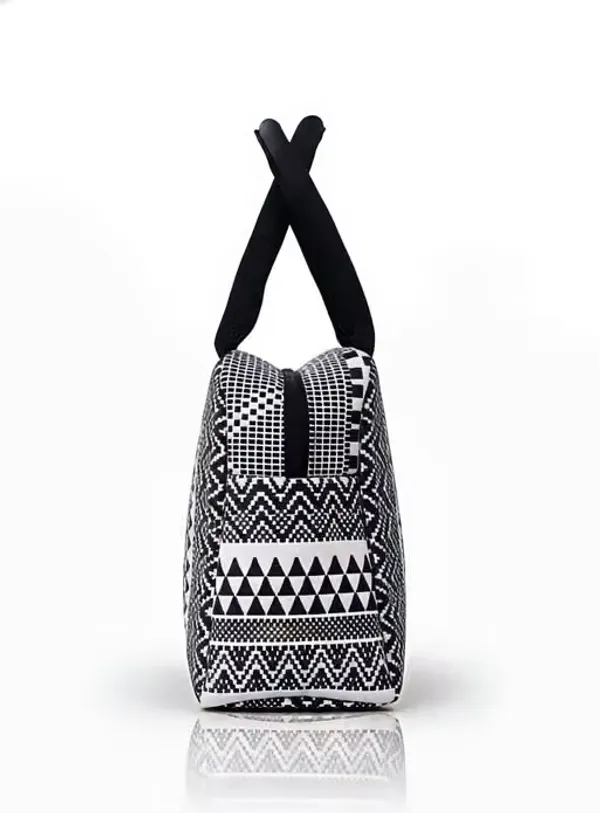 Black_White_Polyester_Geometric_Print_Cosmetic_Pouch_For_Women