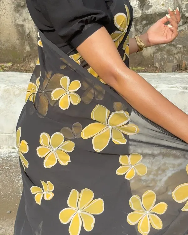 Black_Floral_Print_Saree_for_Women