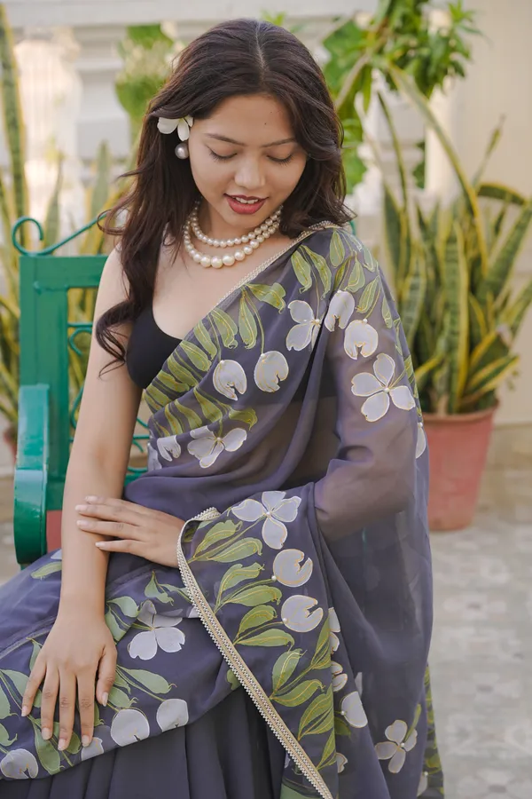 Grey_Floral_Print_Saree_for_Women