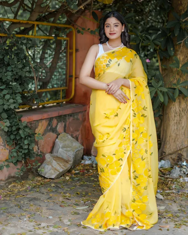 Yellow_Floral_Print_Saree_for_Women