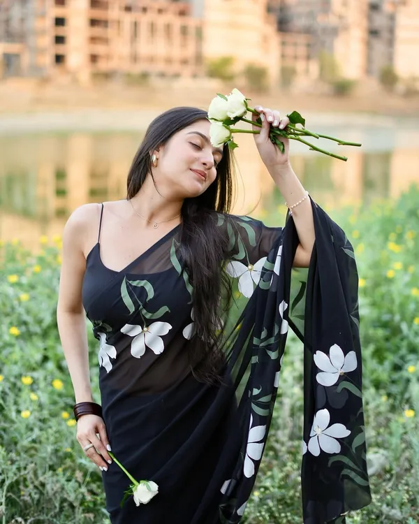 Black_Floral_Print_Saree_for_Women