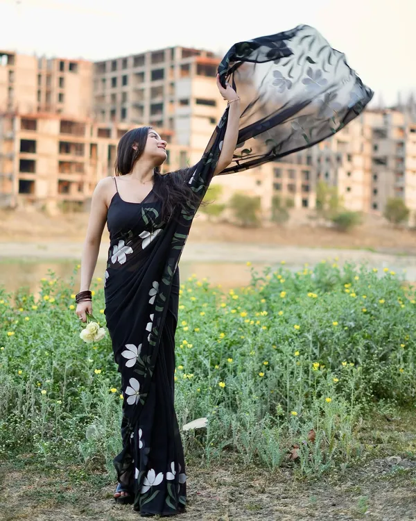 Black_Floral_Print_Saree_for_Women