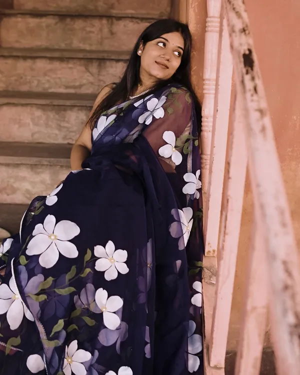 Navy_Floral_Print_Saree_for_Women