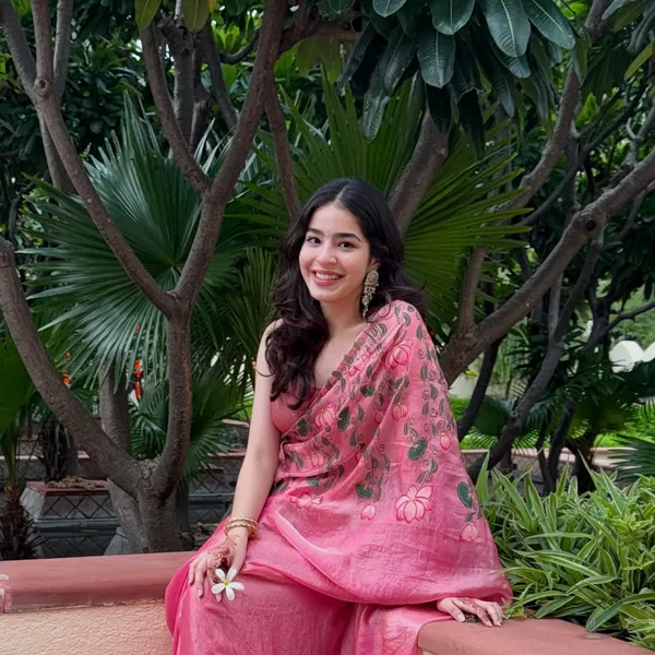 Red_Floral_Print_Saree_for_Women