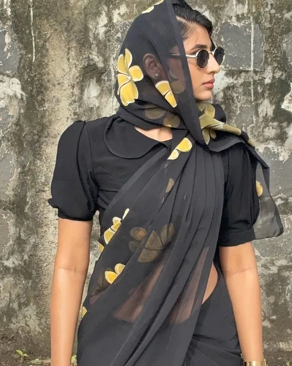 Black_Floral_Print_Saree_for_Women