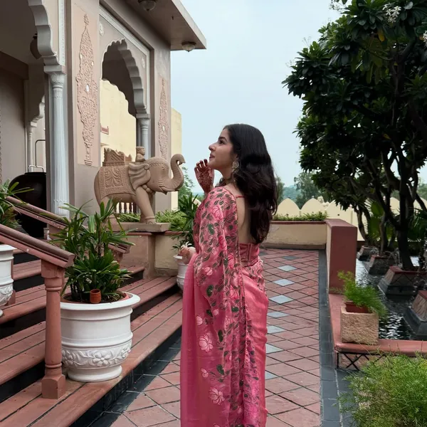 Pink_Floral_Print_Saree_for_Women