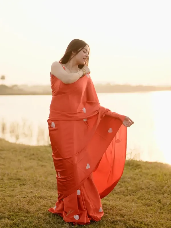 Coral_Printed_Saree_With_Sleeveless_Blouse_For_Women