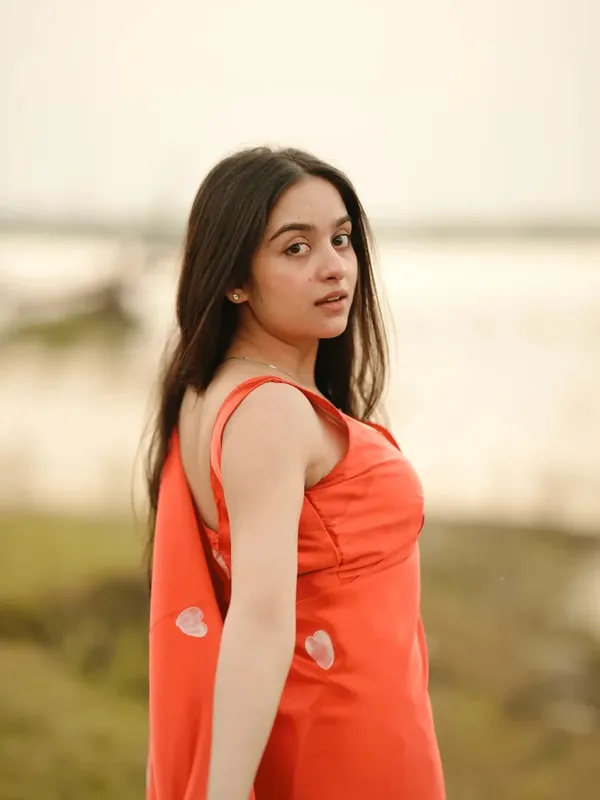 Coral_Printed_Saree_With_Sleeveless_Blouse_For_Women