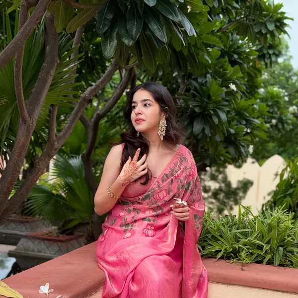 Pink_Floral_Print_Saree_for_Women