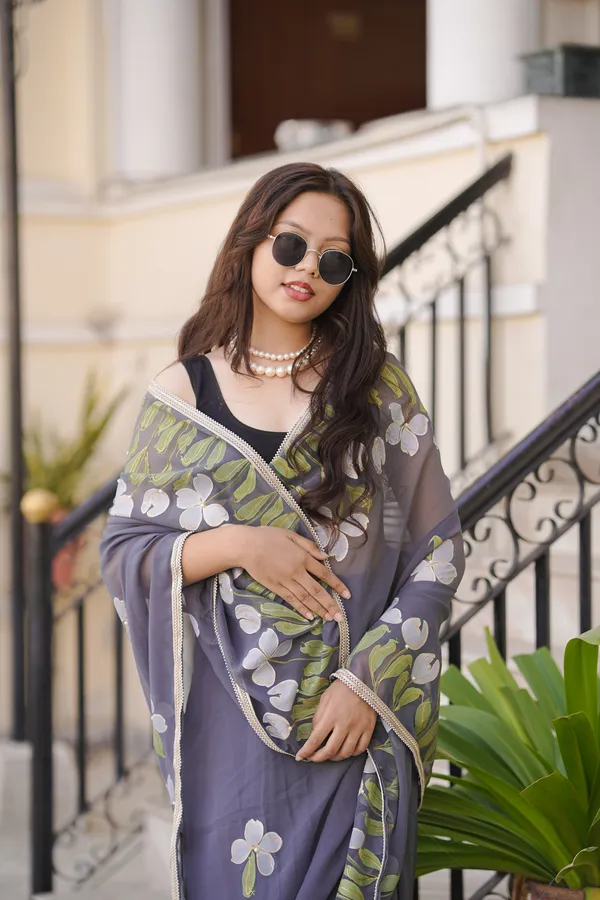 Grey_Floral_Print_Saree_for_Women