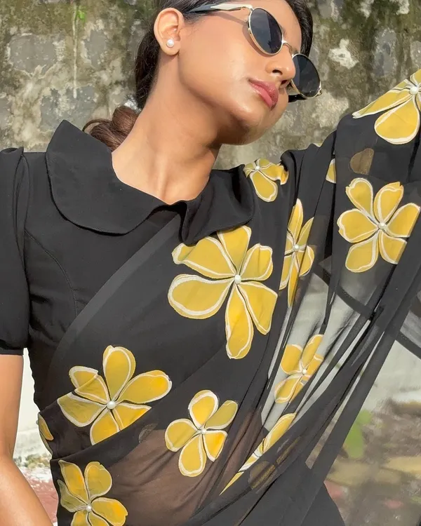Black_Floral_Print_Saree_for_Women