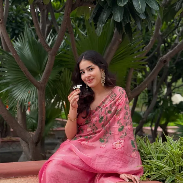 Pink_Floral_Print_Saree_for_Women
