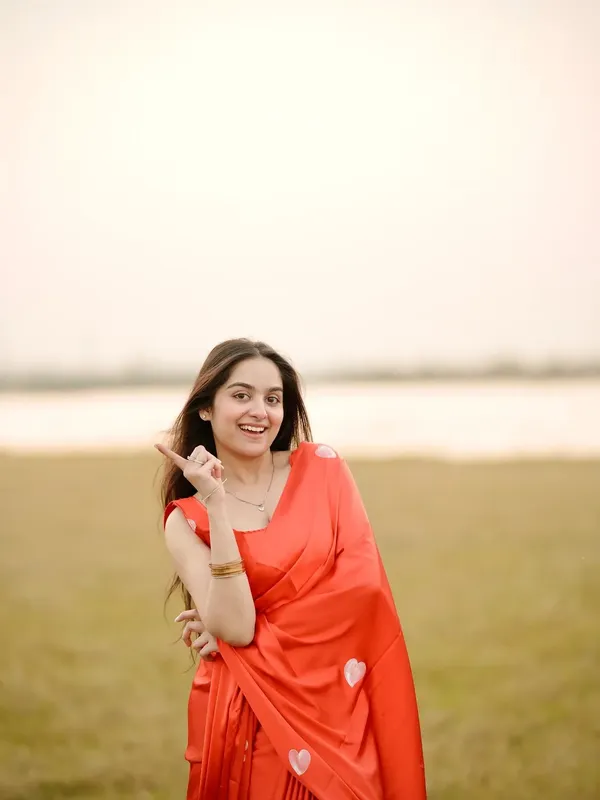 Coral_Printed_Saree_With_Sleeveless_Blouse_For_Women