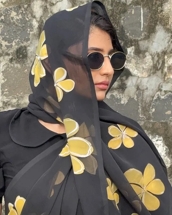 Black_Floral_Print_Saree_for_Women