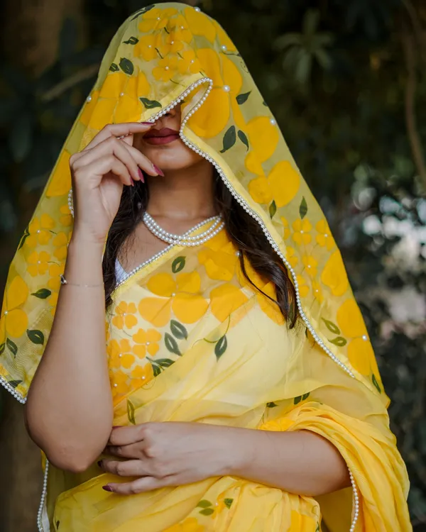 Yellow_Floral_Print_Saree_for_Women