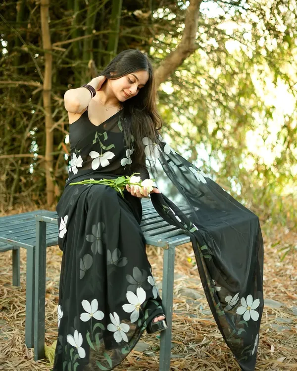 Black_Floral_Print_Saree_for_Women