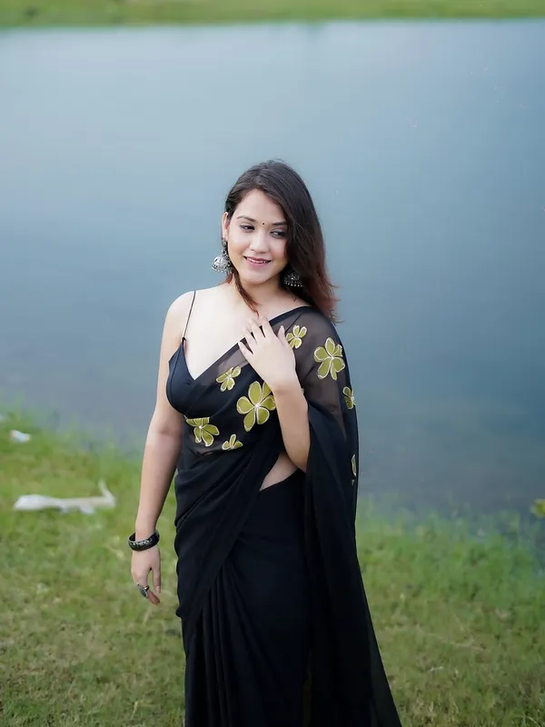Black_Sheer_Floral_Print_Saree_For_Women