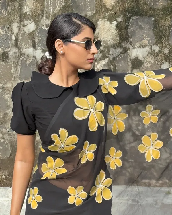 Black_Floral_Print_Saree_for_Women