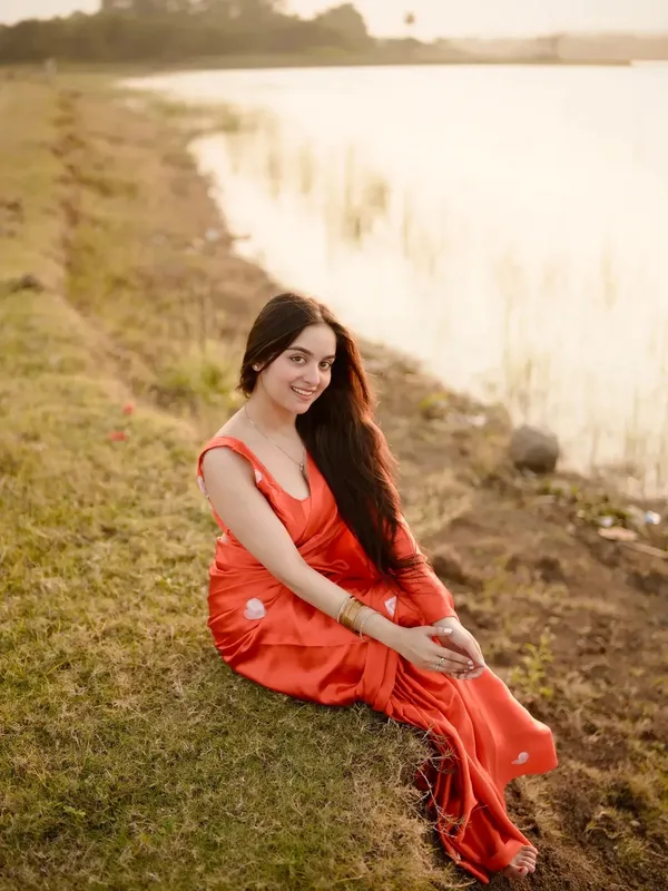Coral_Printed_Saree_With_Sleeveless_Blouse_For_Women