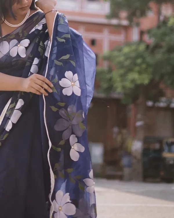 Navy_Floral_Print_Saree_for_Women