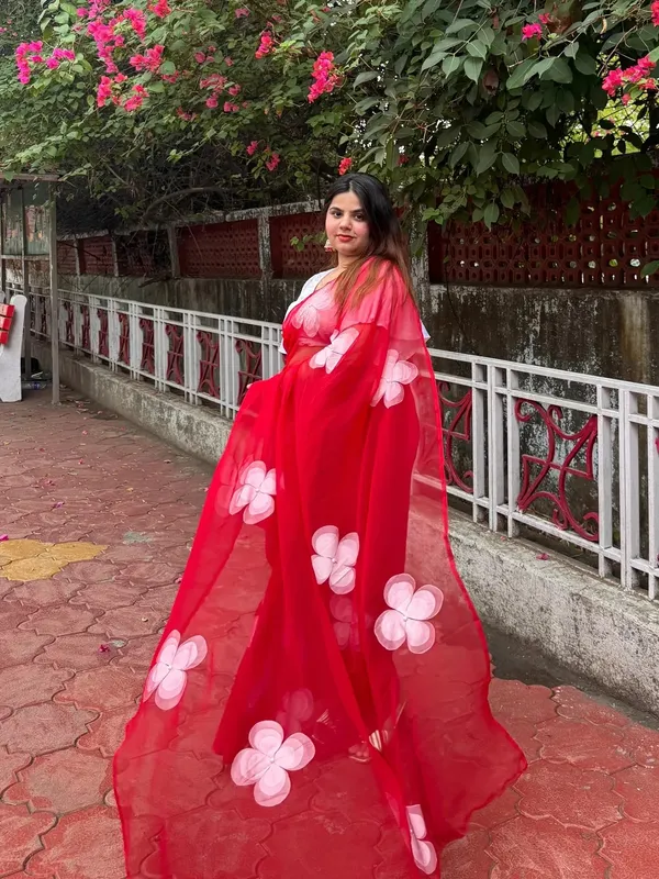 Red_Floral_Print_Saree_for_Women