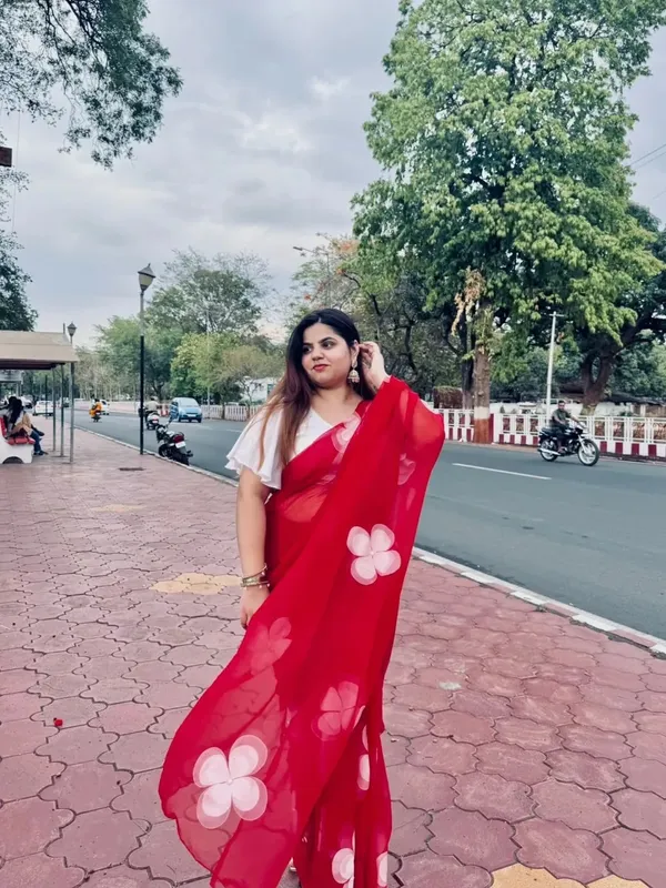 Red_Floral_Print_Saree_for_Women