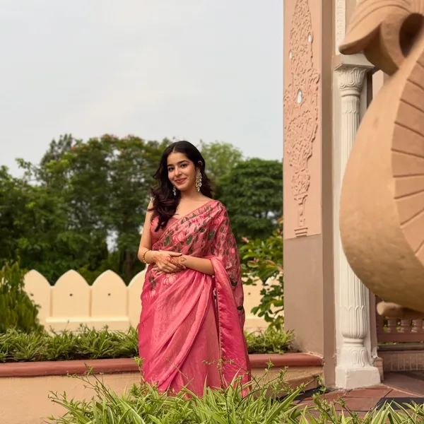Pink_Floral_Print_Saree_for_Women
