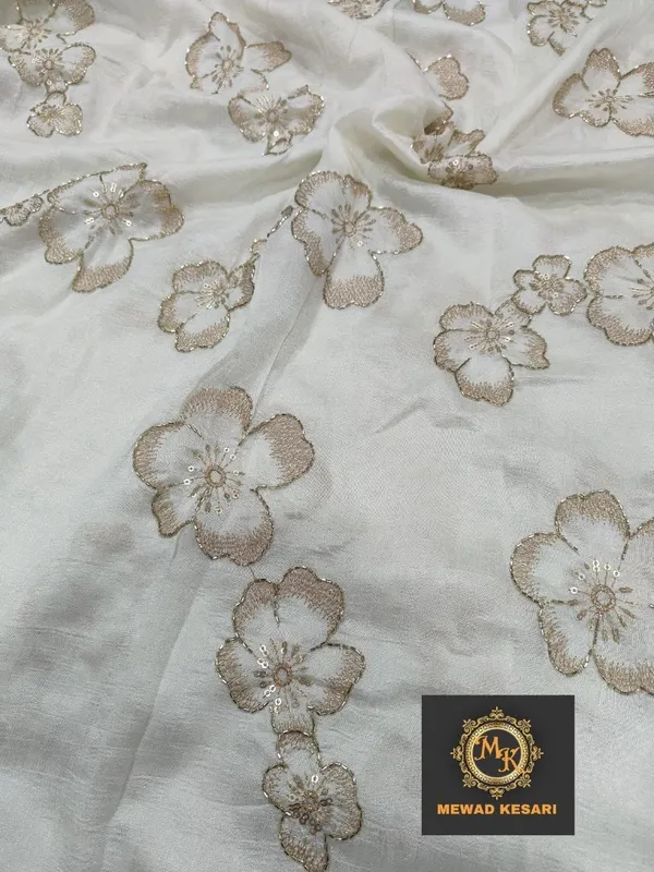 White_Embroidered_Floral_Saree_For_Women