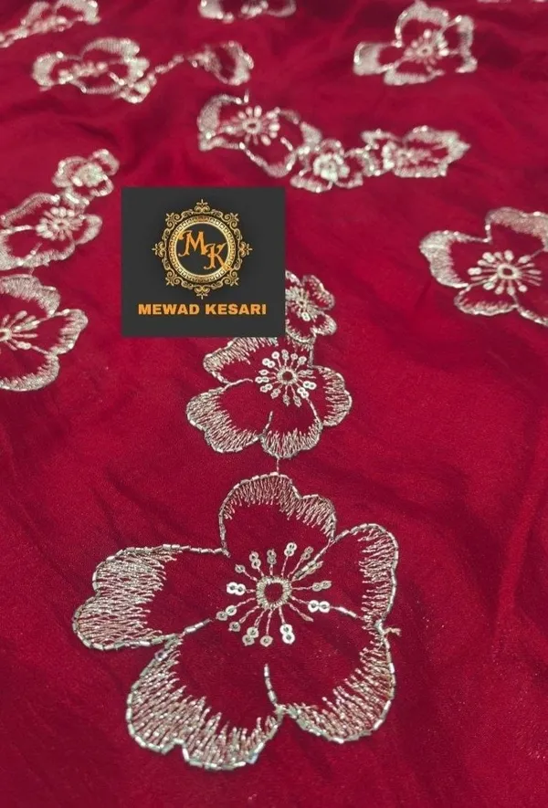 Magenta_Floral_Embroidered_Unstitched_Fabric_For_Women