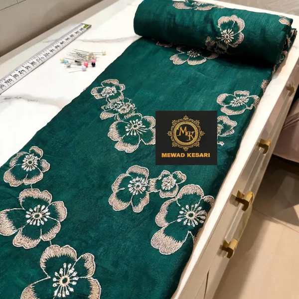 Green_Embroidered_Unstitched_Fabric