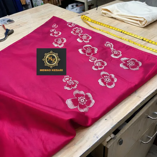 Magenta_Floral_Embroidered_Unstitched_Fabric_For_Women