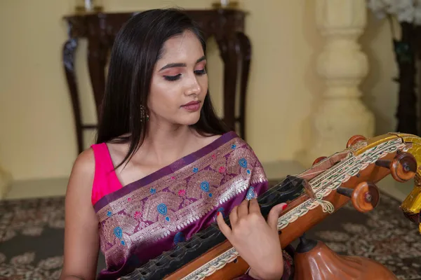 Banaras_Silk_Saree_Grape_Purple