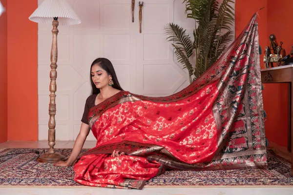 Banaras_Silk_Saree_Fire_Engine_Red