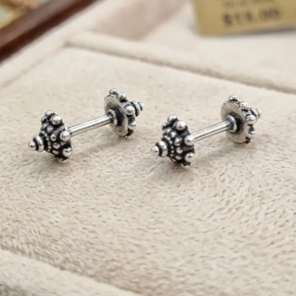 Silver_Tone_Oxidised_Floral_Cartilage_Earring_For_Women